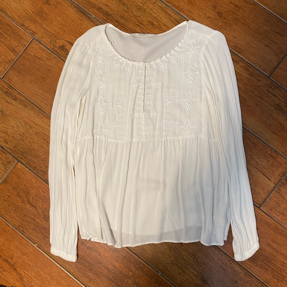 White long sleeve blouse
